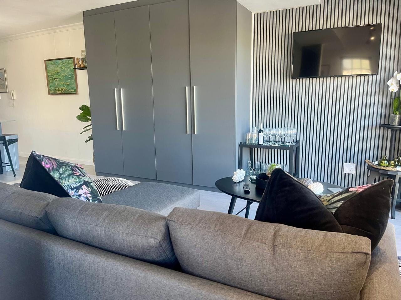 Modern Kloof Apartment - Image 4