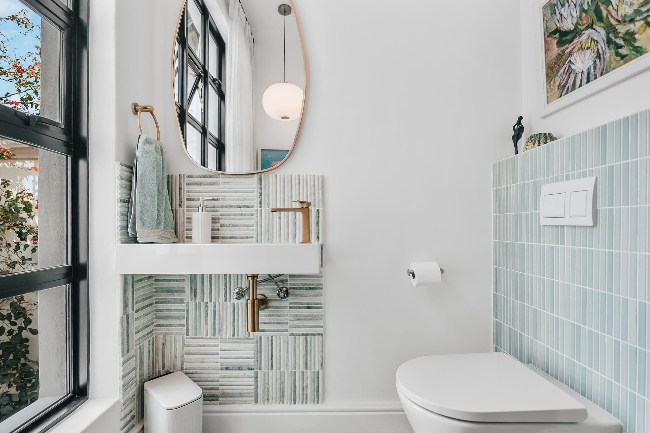Gardens Master Bathroom and Bedroom - Image 4